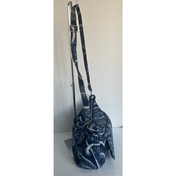 Vera Bradley Large Quilted Blue White Floral Fabric Crossbody Purse Saddle Bag - Picture 3 of 11